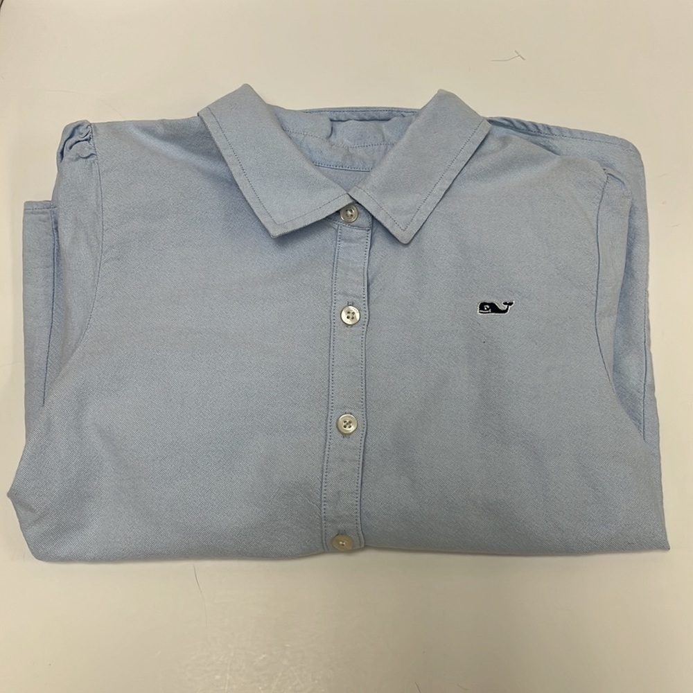 Girls Vineyard Vines whale shirt!